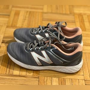 New Balance Grey/Pink Size 9 sneakers